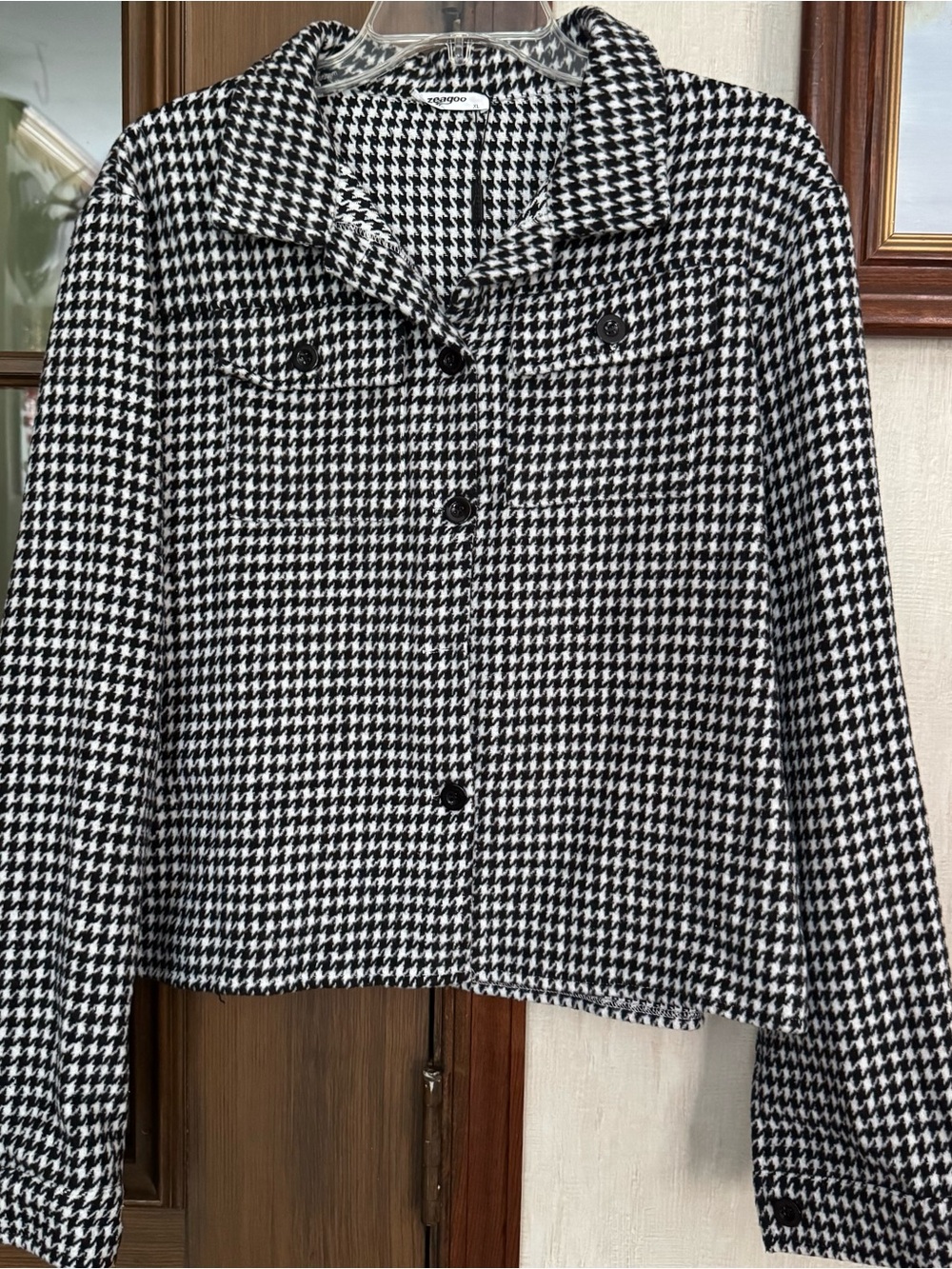 zeagoo Black and White Houndstooth Cropped Jacket